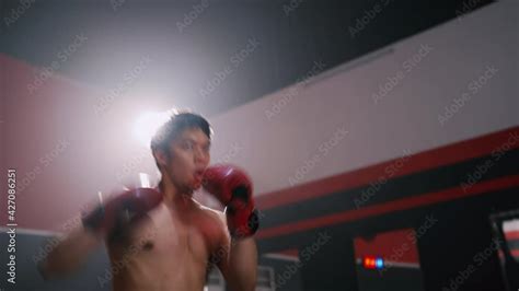 Boxing Man 的图像结果