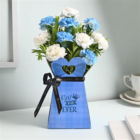 FlowerAura Fresh Flower Bouquet of 12 White & Blue Carnations FlowersIn ...