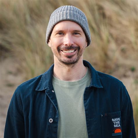 Surfing Lingo 101: What Does It Mean To Hang Ten? - Surfer