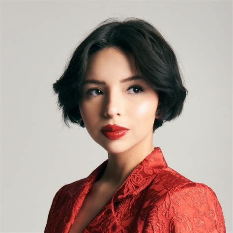 Kat Dennings Body Measurements, Bra Size, Height, Weight