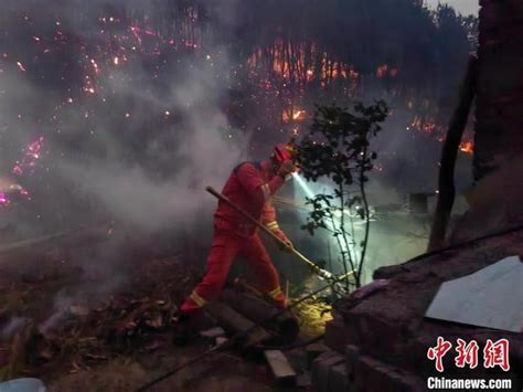 四川木里山火仍有蔓延趋势 1300多人5架灭火直升机参与扑救 - 西部网（陕西新闻网）