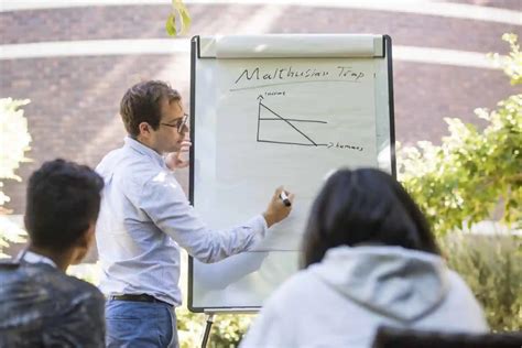 Writing Course 的图像结果