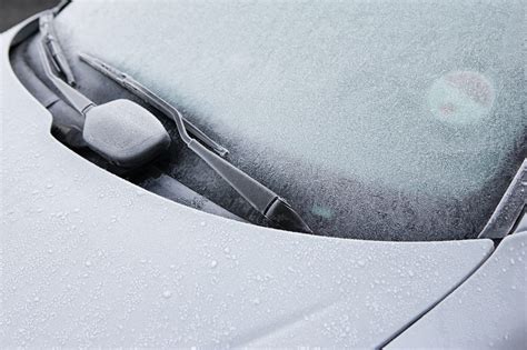 How to Defrost Your Windshield Fast and Effectively - Classic Car Maintenance