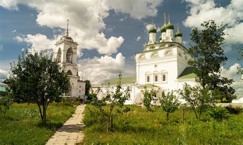 Мстёра, белый город над черной водой: три века ремесла | The Art ...