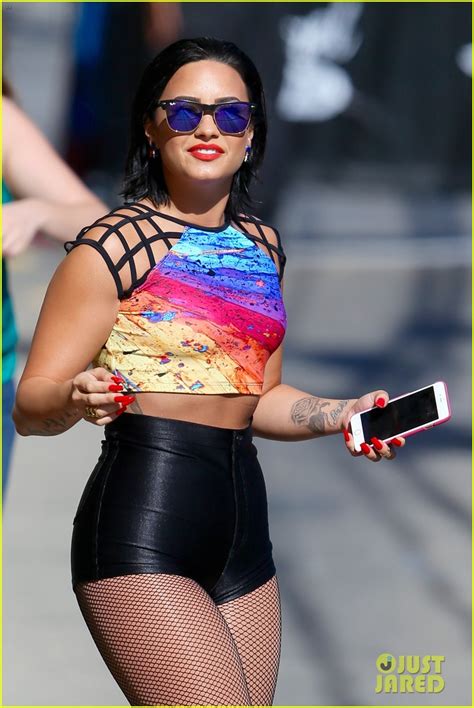 Demi Lovato Performs 'Cool For The Summer' & 'Neon Lights' on 'Jimmy ...