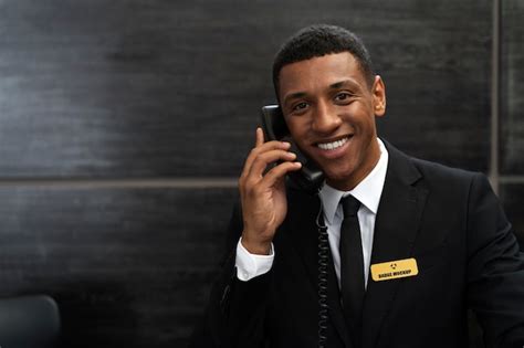 Talking Man Front View 的图像结果