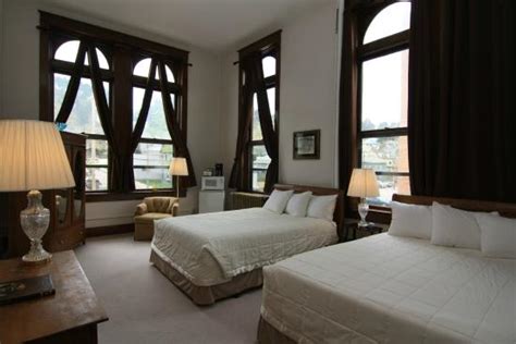 TOWN HALL INN (Lead) - Hotel Reviews, Photos, Rate Comparison - Tripadvisor