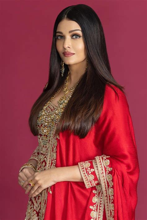 'Bachchan' Goes Missing From Aishwarya Rai's Name In New Viral Video ...