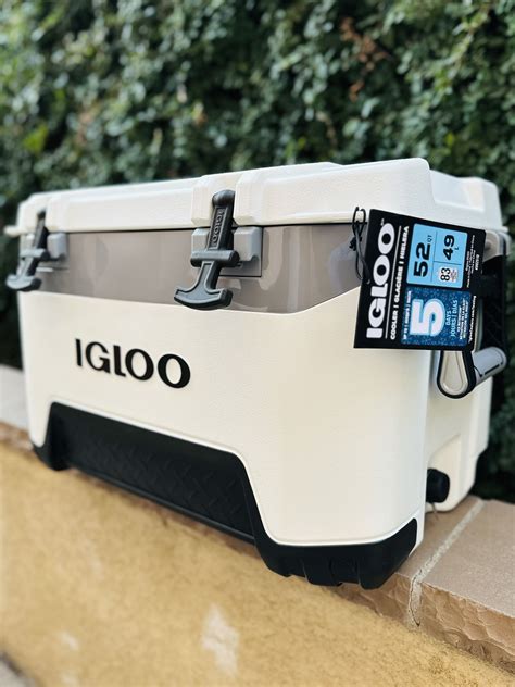 Igloo Ice Chest Cooler for Sale in Murrieta, CA - OfferUp