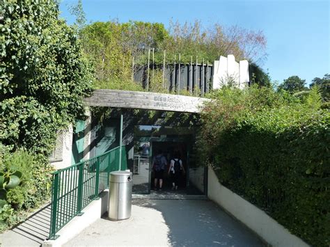 Franz Joseph Land - Polar dome visitors center - Entrance - ZooChat