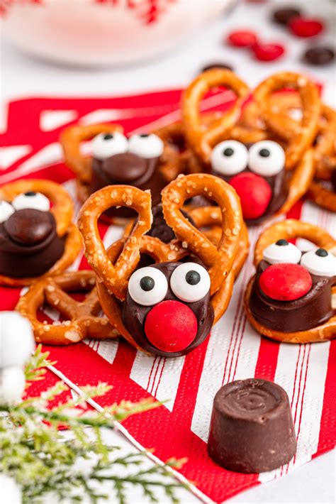 Reindeer Rolo Pretzels | She's Not Cookin'