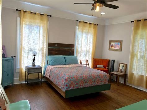 Private Entrance Suite & Full Bath w/ Kitchenette - Guest suites for ...