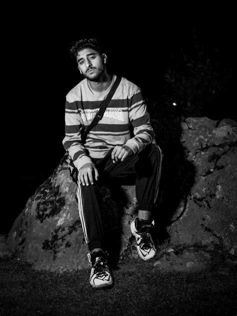 UMX : Rising Kashmiri Artist Breaks Barriers in the Music Industry