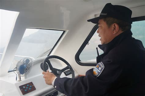 水上警察巡护雁栖湖保障APEC安全 24小时待命（图） | 北晚新视觉