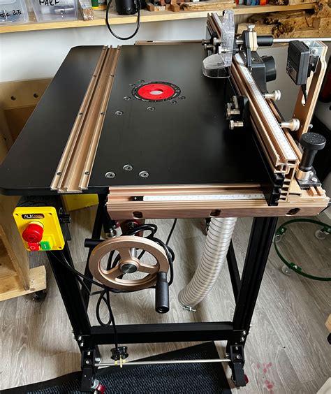 JessEm Router Table Storage 的图像结果