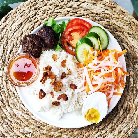 Com Tam (Vietnamese Broken Rice) Recipe from @wondernonieskitchen ...