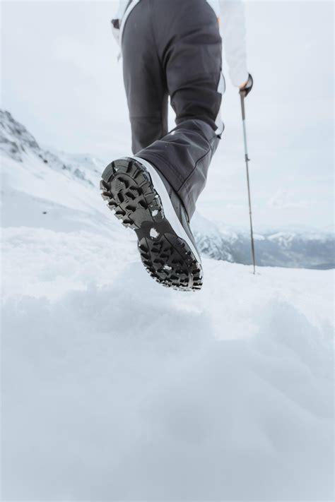 Women's Warm and Waterproof Hiking Boots MH500 Mid - Black