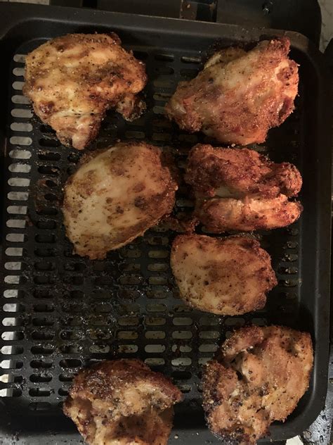 Air Fryer Country-Rubbed Boneless Skinless Chicken Thighs