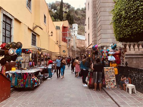 pariente in Spanish: Meaning, Usage and Examples | SpanishStep