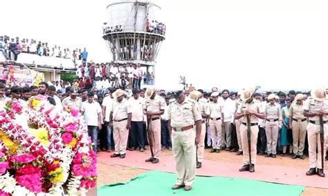 The sub-inspector, policeman was buried with state honours ...