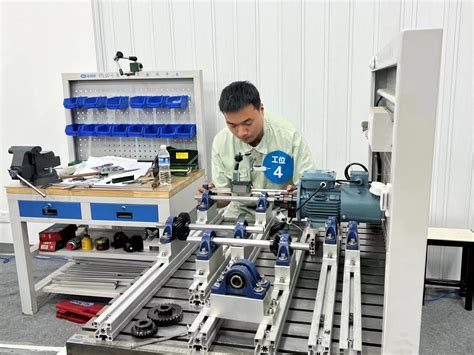 【喜报】制造工程系师生在上海市第一届职业技能大赛“装配钳工”及“工业机械”赛项中取得佳绩