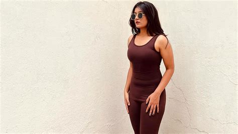 Buy Women's Stylish Sticky Push Up Bras & Leggings | Cheekee