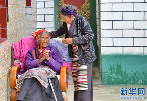 西藏108岁老人索朗卓玛一家三代人脱贫记 - 西藏在线