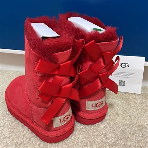 UGG NWT toddler girl size 8 red samba bailey bow boots. | Pretty shoes ...