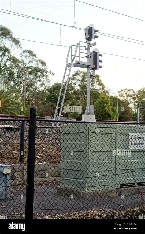 LED Indicator On Local Train 的图像结果