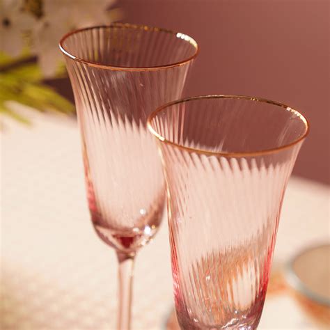 Set of 2 Pink Spiral Textured champagne flute