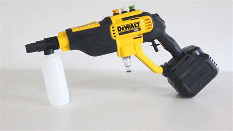 First Impressions Review: DeWalt 20V Cordless Pressure Washer