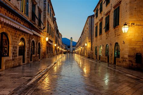 Europe Street 的图像结果