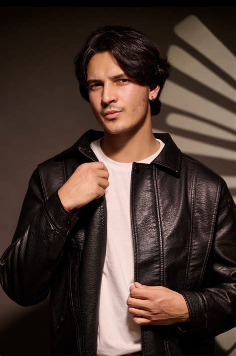 Male Model Portfolio in India: 15 Must-Have Shots and How to Get Them ...