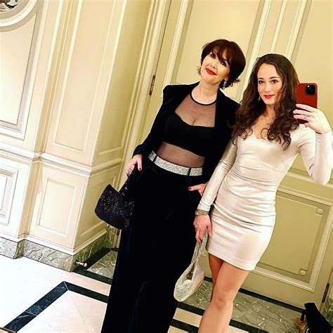 Janine Turner details romance with ‘first love’ Alec Baldwin