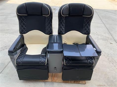 Boeing 737 Business Class 的图像结果