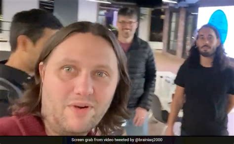 Viral Video : Elon Musk की चेतावनी के बाद Twitter कर्मचारियों ने Fire ...