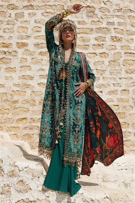 Sana Safinaz Luxury Winter Collection · Luxe Velvet – V231-002-CP ...