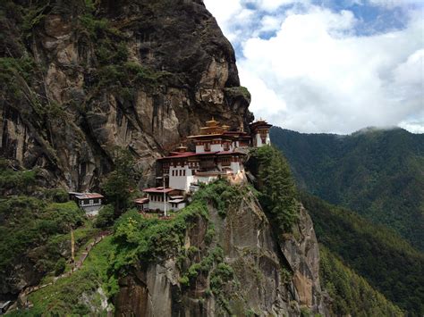 Taktsang Palphug Monastery (Tiger's Nest monastery), Upper Paro Valley ...