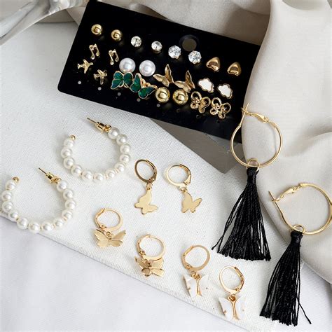 Joker & Witch All About Hoops Gold Earring Set for Women