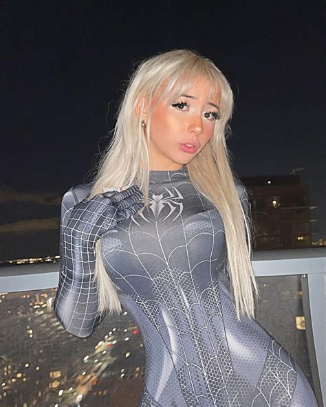 Famosos Famosas Atores e Atrizes de todos os ramos: Waifu Mia também conhecido como IzzyBunnies ...