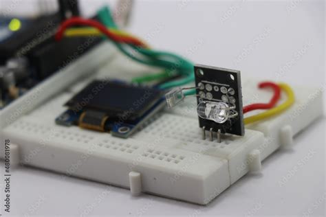 Using Optical Sensor On Breadboard 的图像结果