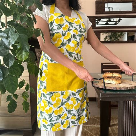 Oak & Lily Kitchen Combo – Lemon Print Apron, Oven Mittens & Pot Holde ...