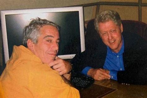 Jeffrey Epstein used painting to blackmail Bill Clinton, Joe Rogan claims