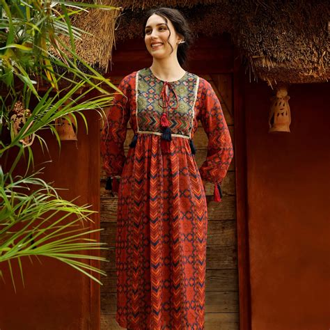 Qissa women's Terracotta Orange Geometric Block Kurta With Trousers