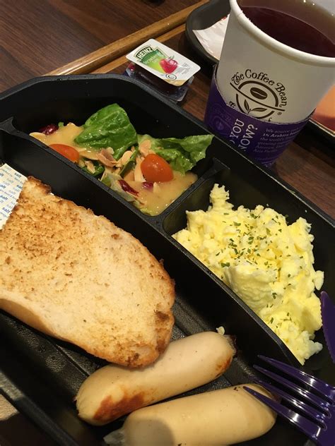 THE COFFEE BEAN & TEA LEAF BEANSTRO, Singapore - 3 Temasek Boulevard ...