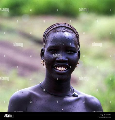 A beautiful South Sudanese girl Stock Photo - Alamy