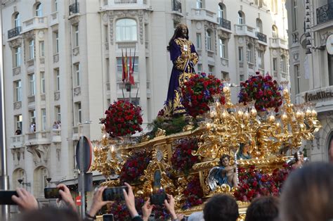 Your Guide to Top 13 Spanish Traditions You Must Know