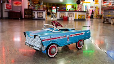 American Airlines Murray Pedal Car at The World’s Largest Road Art ...