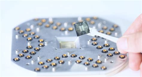 浙大成功研发超导量子芯片，为中国芯片事业带来了更多的希望！-搜狐大视野-搜狐新闻