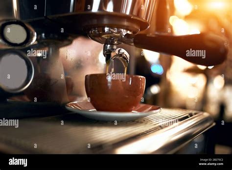 Coffee Machine Side View 的图像结果